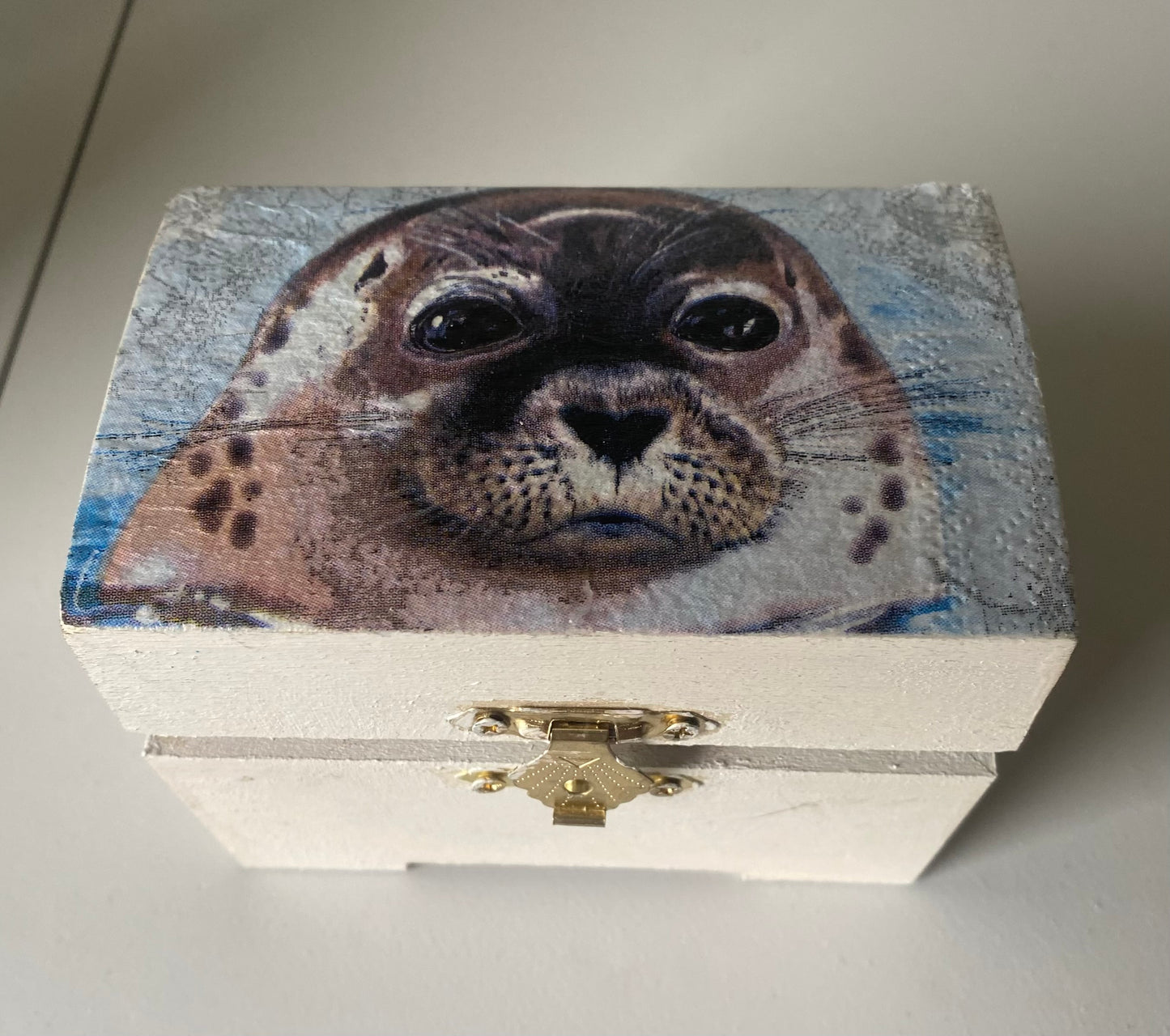 Small seal design trinket box