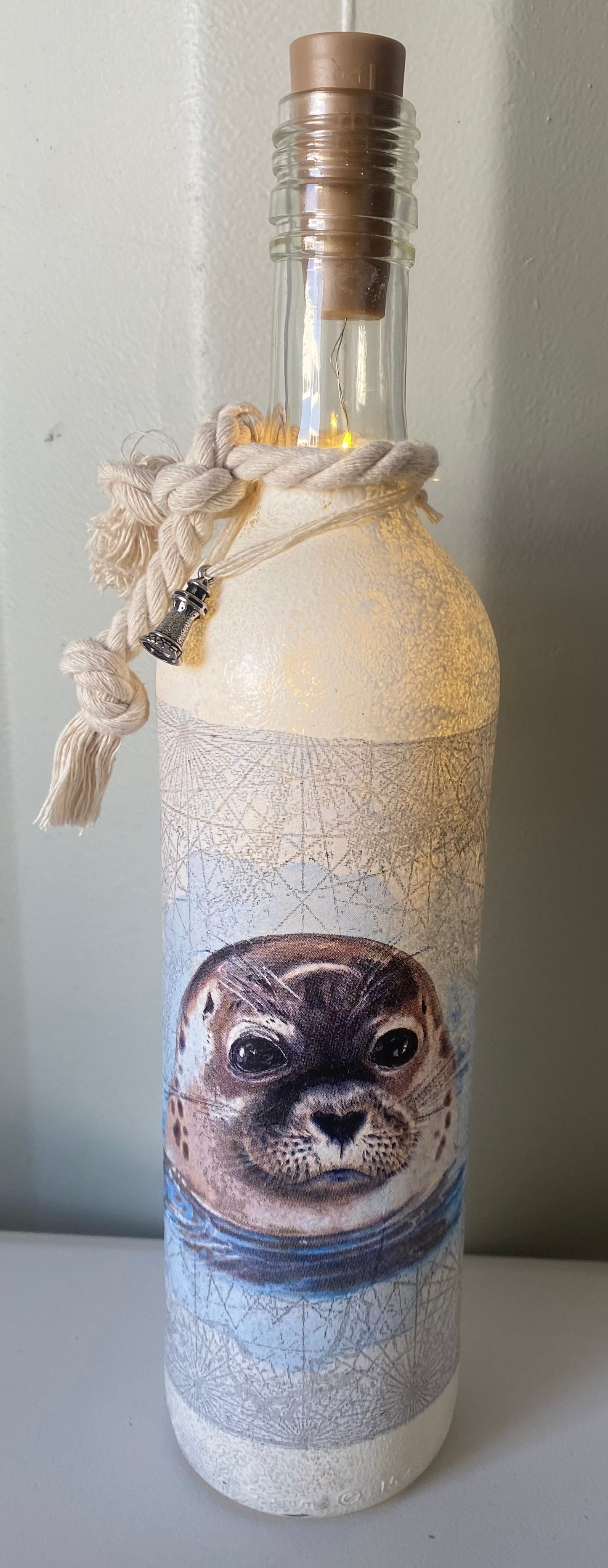 Seal design light up bottle