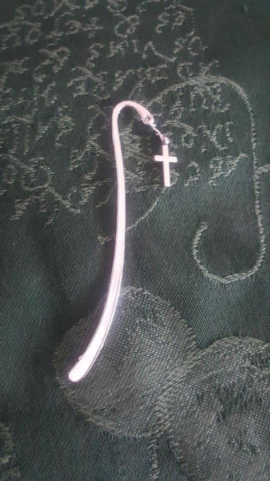 Cross bookmark