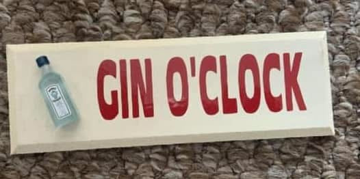 Gin hanging plaque