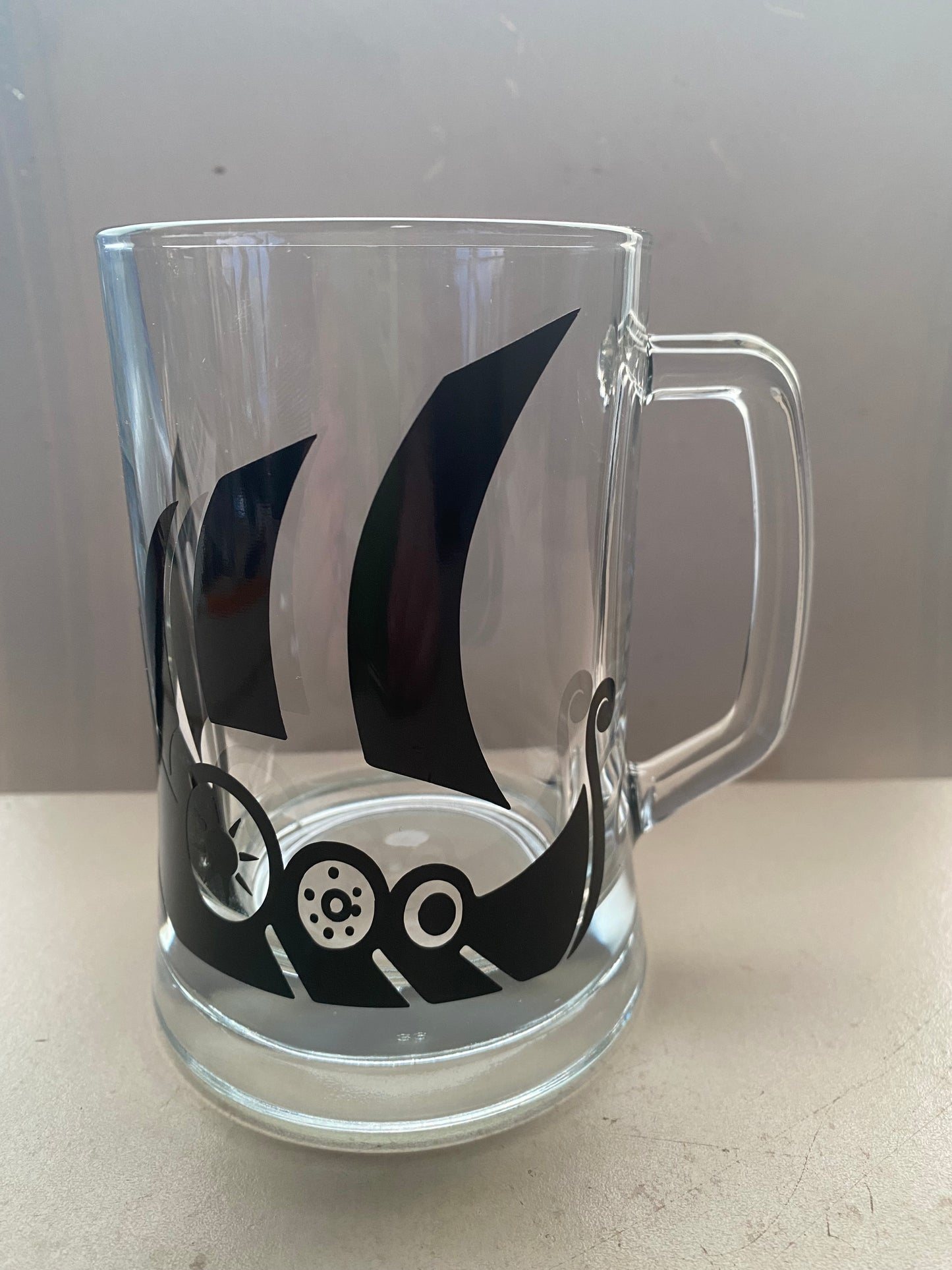 Left handed pint glass tankard