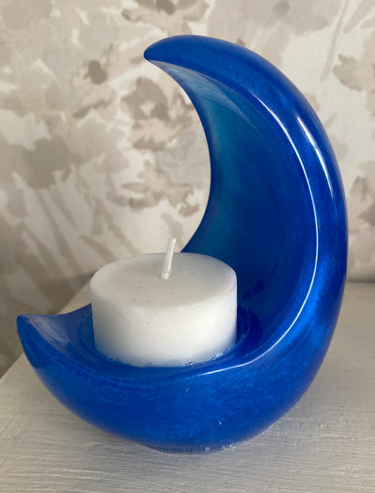 Resin crescent moon tealight holder