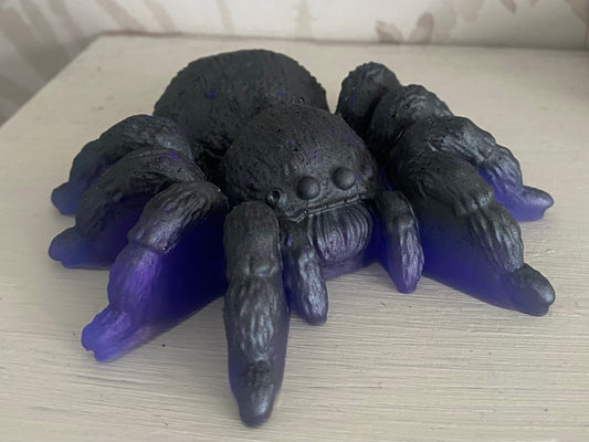 Resin spider