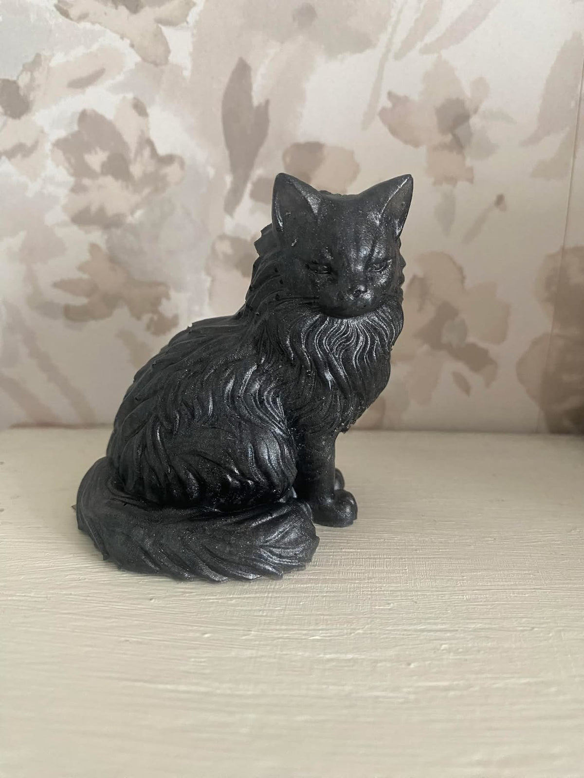Resin cat figure black