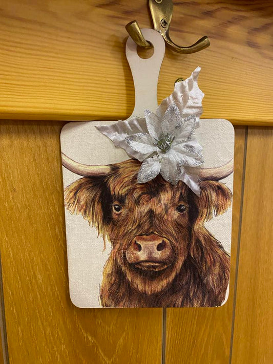 Highland cow hanging cheeseboard design 2